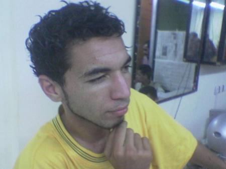 achoufe f sba7 hada mathdrche m3aya